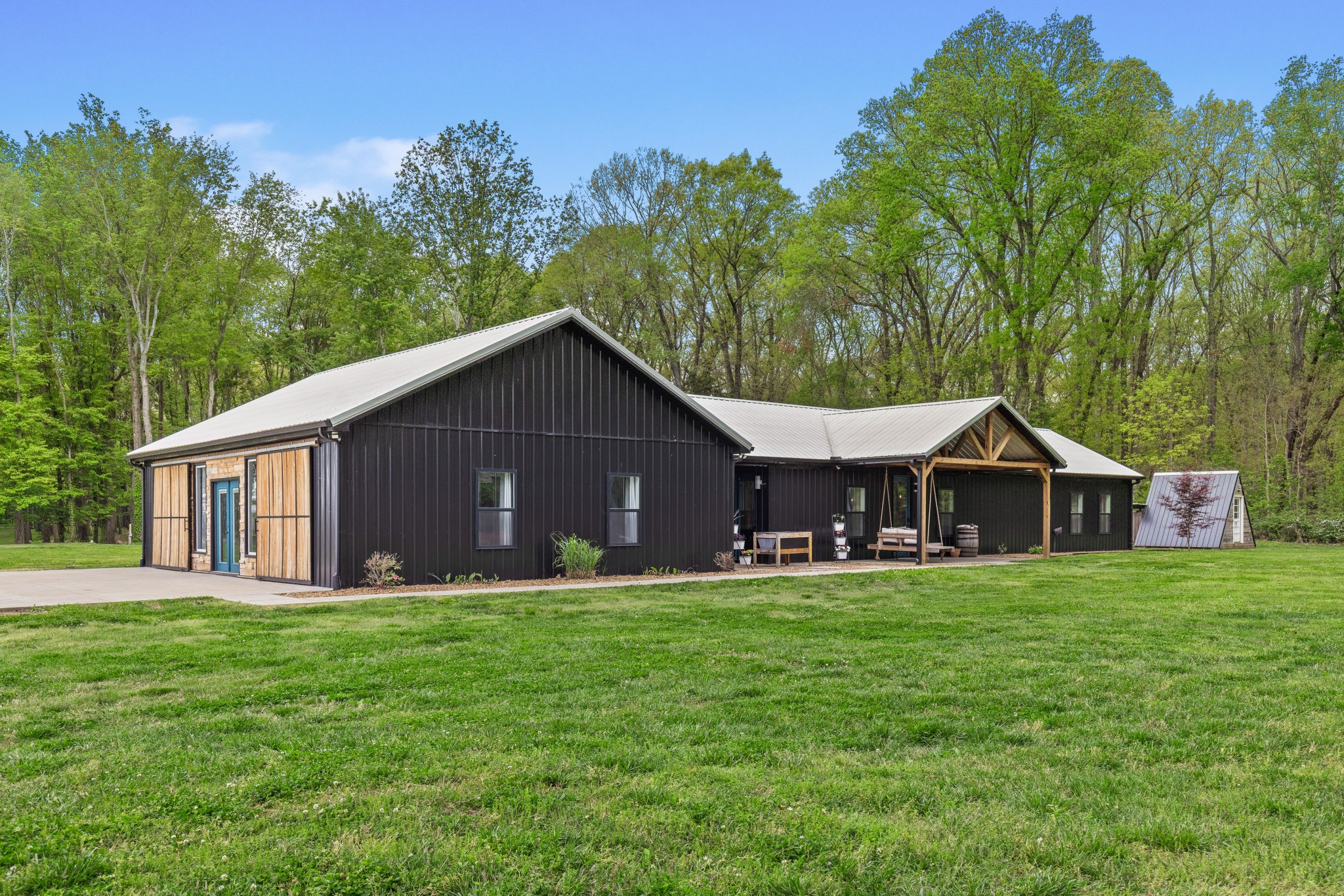 7909 Bill Moss Road White House, TN 37188 - Photo 3 of 100