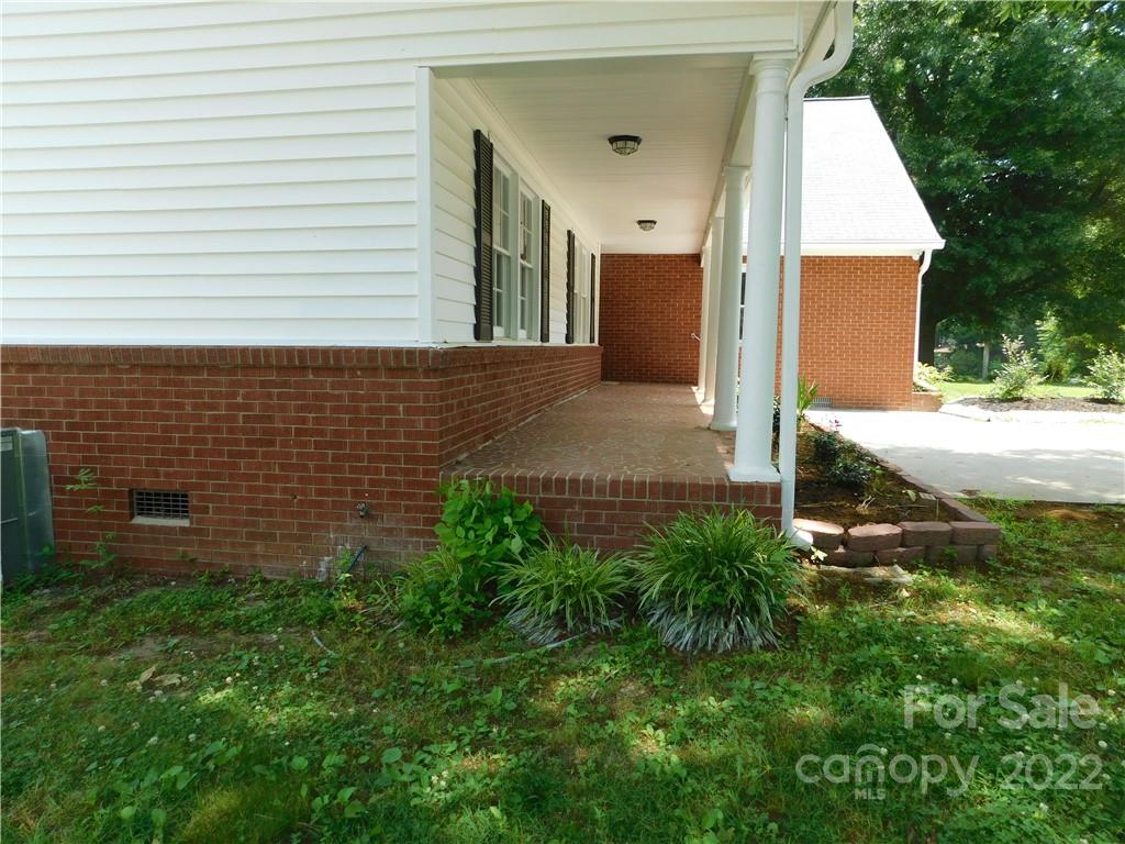 9600 Pembroke Road Huntersville, NC 28078 - Photo 3 of 33 Gallery Image 3