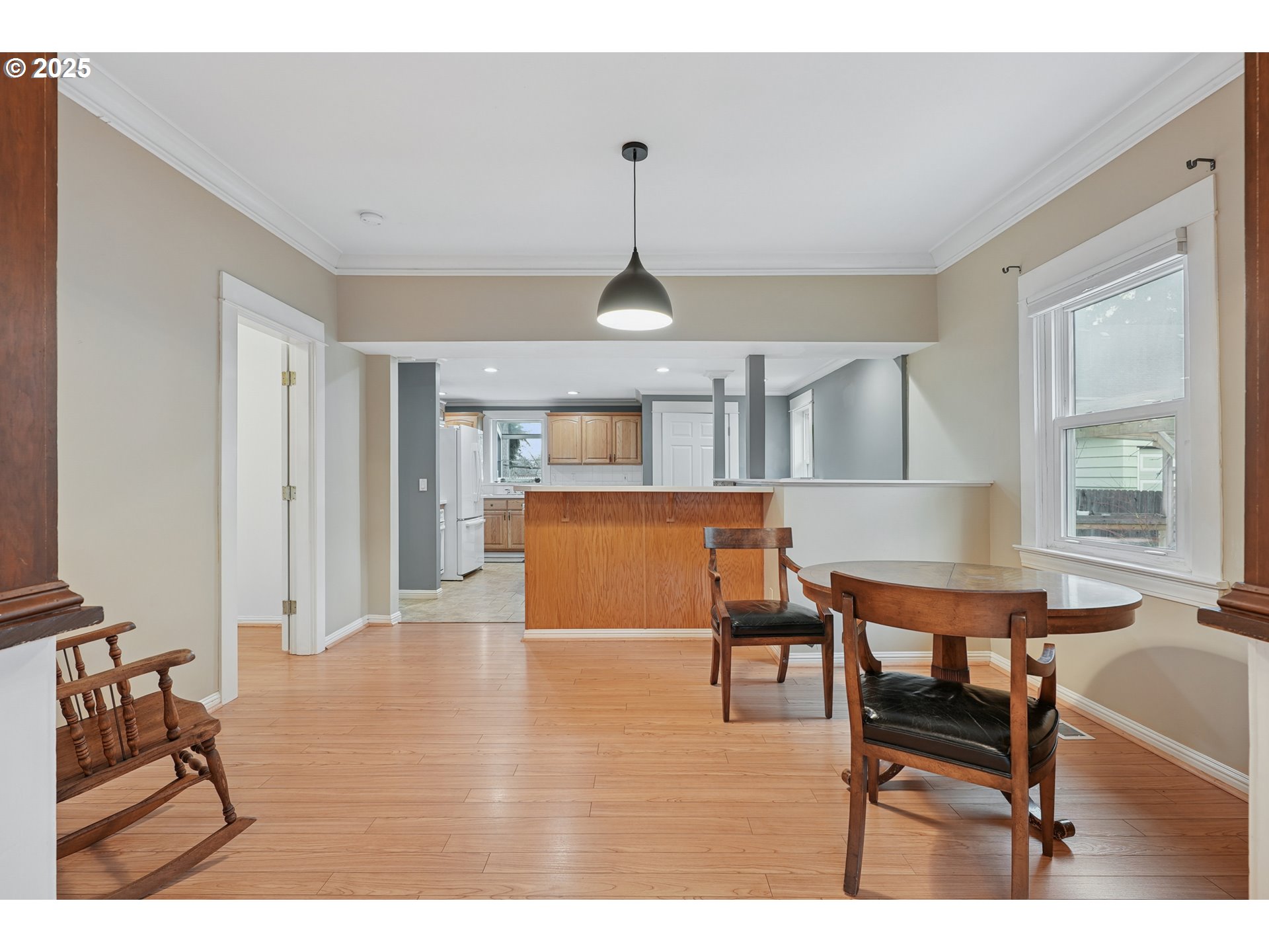7521 North Jersey Street Portland, OR 97203 - Photo 8 of 18 a workspace with furniture window and wooden floor