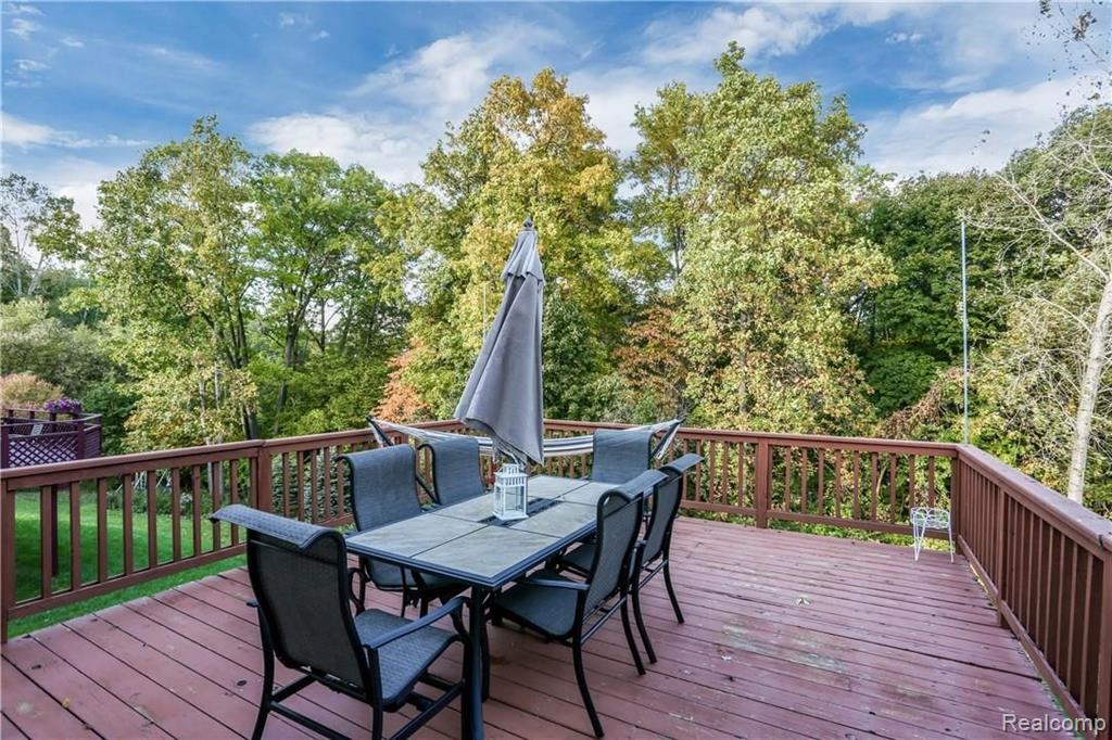 403 Whitney Drive Rochester Hills, MI 48307 - Photo 6 of 25