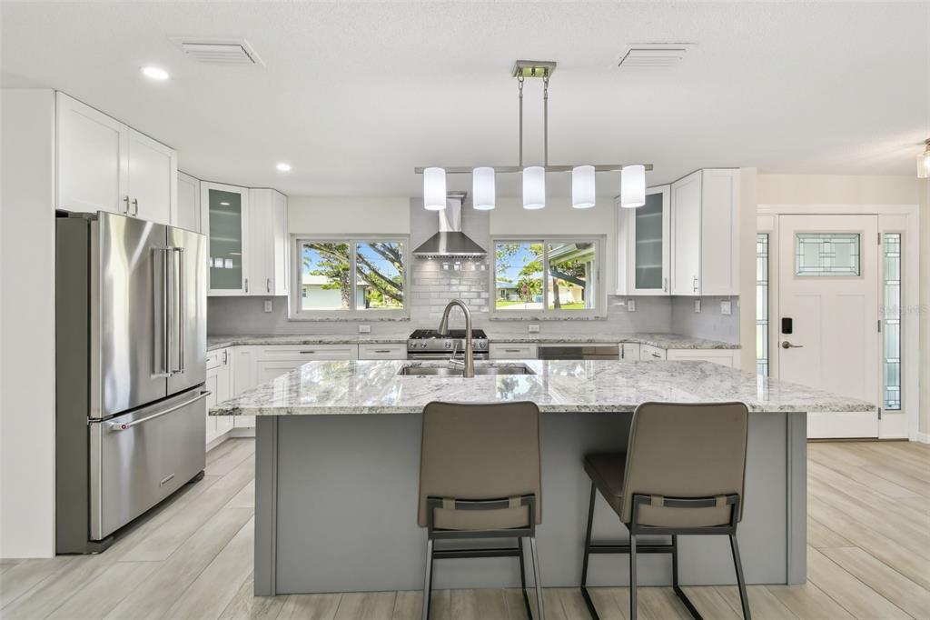 94 Nicholas Drive Dunedin, FL 34698 - Photo 12 of 46