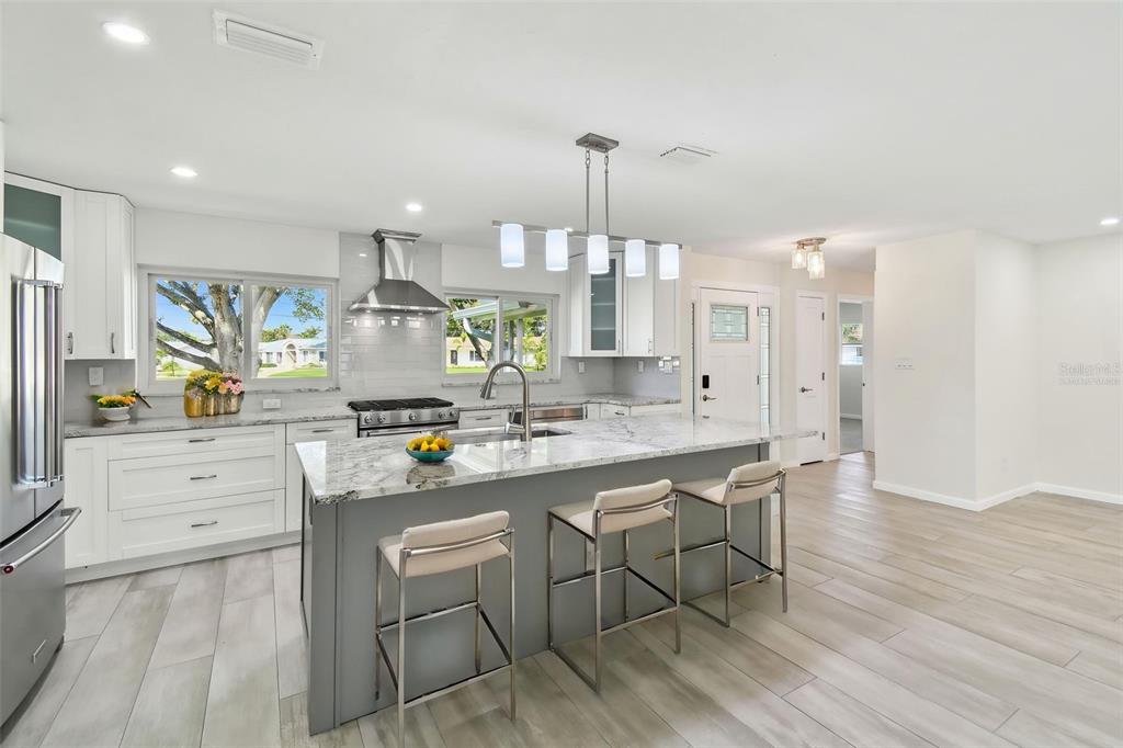 94 Nicholas Drive Dunedin, FL 34698 - Photo 13 of 46