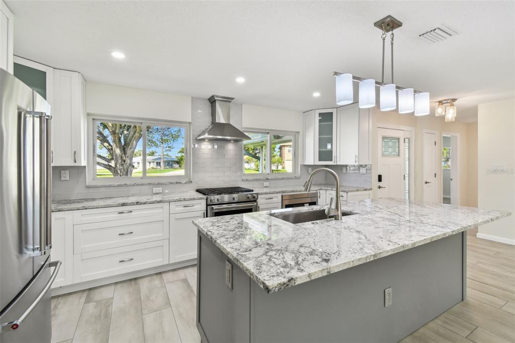 94 Nicholas Drive Dunedin, FL 34698 - Photo 14 of 46