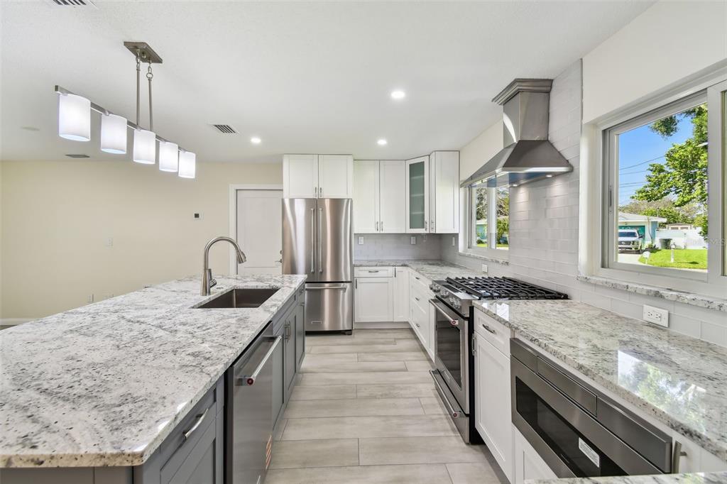 94 Nicholas Drive Dunedin, FL 34698 - Photo 15 of 46