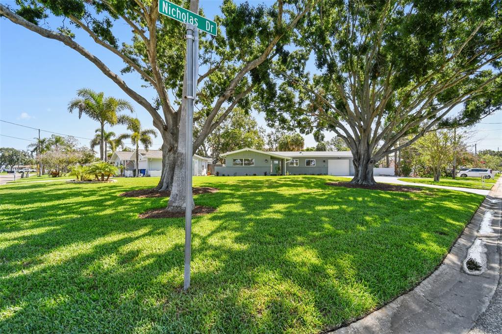 94 Nicholas Drive Dunedin, FL 34698 - Photo 37 of 46