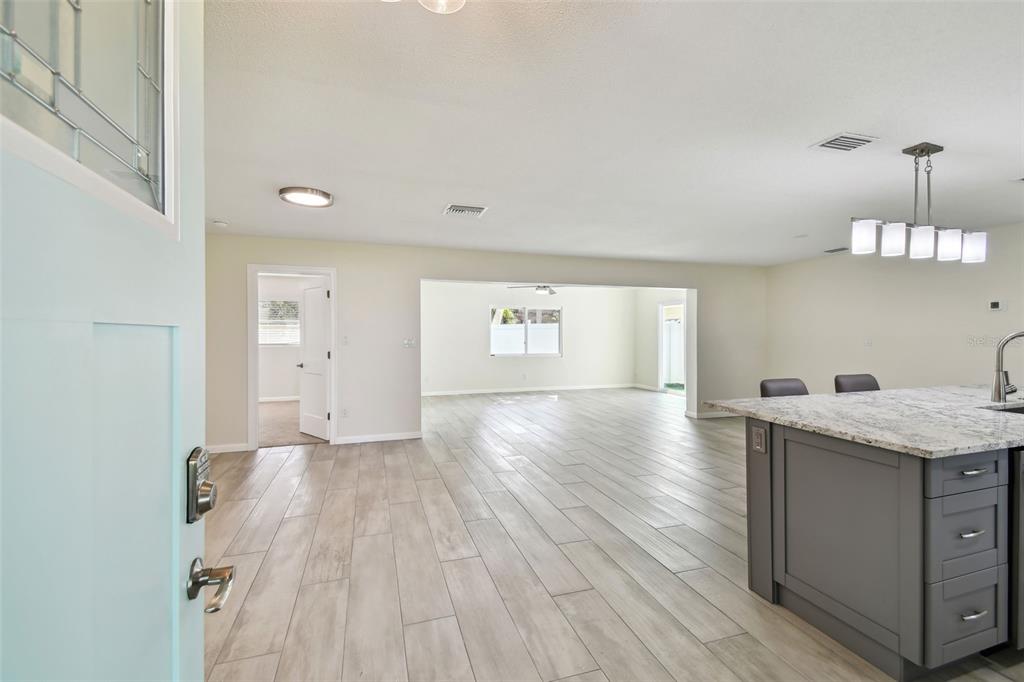 94 Nicholas Drive Dunedin, FL 34698 - Photo 5 of 46