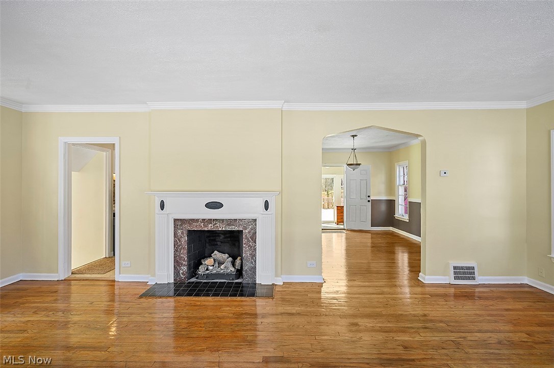 3518 Cummings Road Cleveland, OH 44118 - Photo 4 of 16 Gallery Image 4