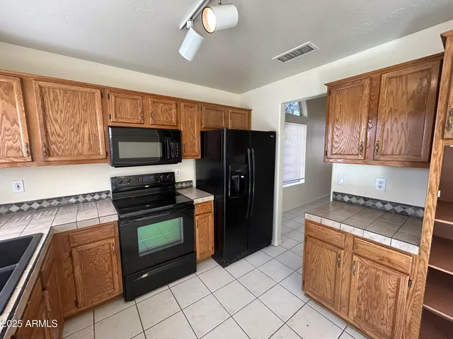 $2,100 | 1433 East Park Avenue, Chandler, AZ 85225