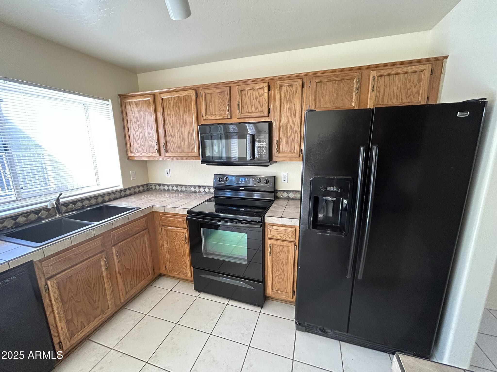 1433 East Park Avenue Chandler, AZ 85225 - Photo 13 of 51 e kitchen1