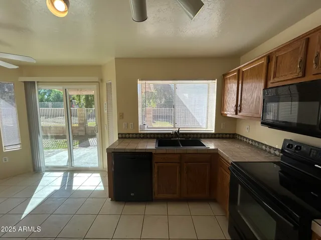 $2,100 | 1433 East Park Avenue, Chandler, AZ 85225