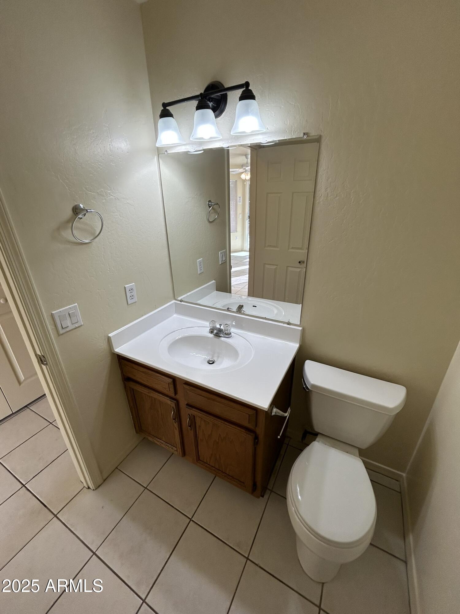 1433 East Park Avenue Chandler, AZ 85225 - Photo 24 of 51 h down bath1