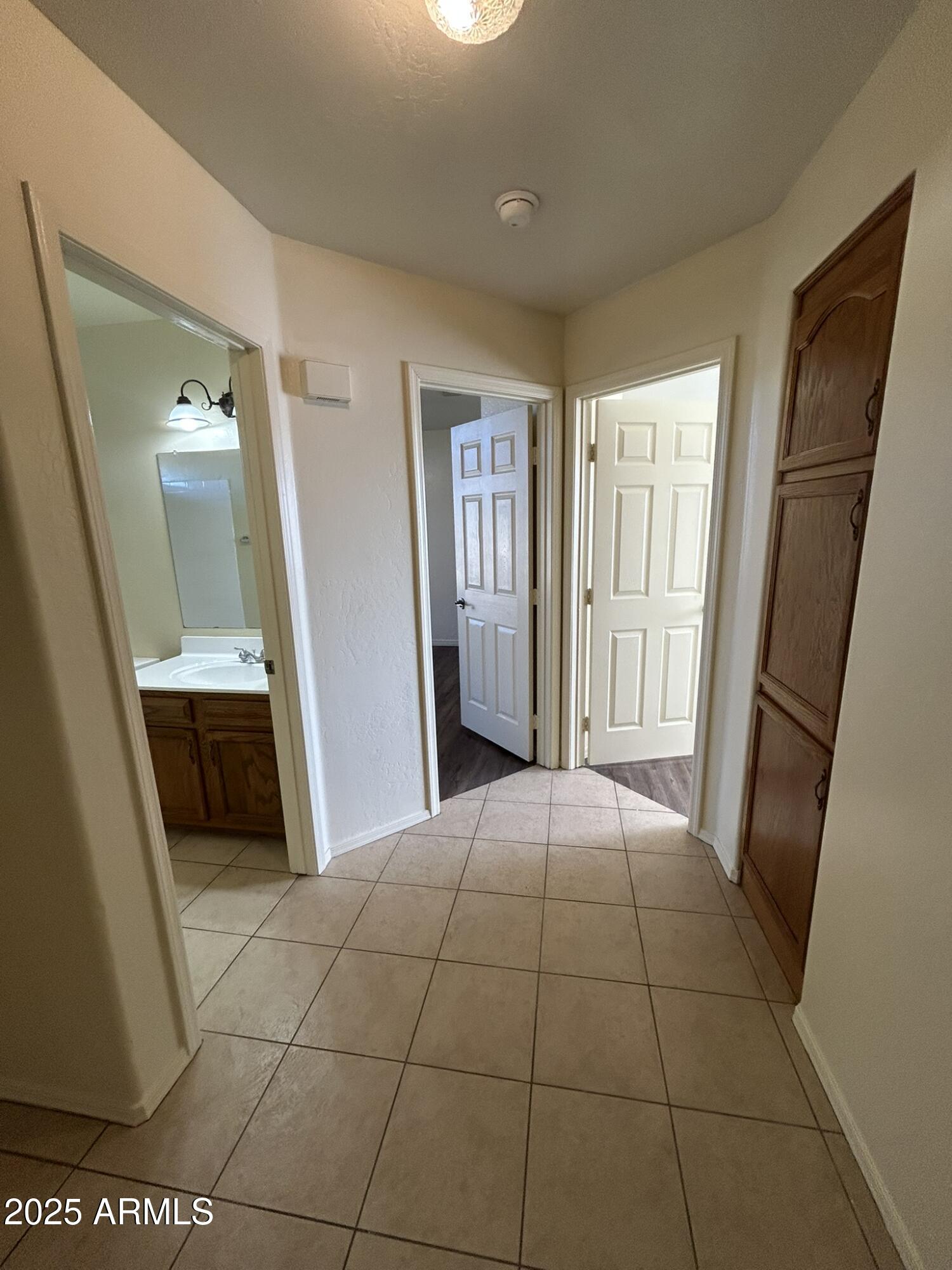 1433 East Park Avenue Chandler, AZ 85225 - Photo 28 of 51 i hall3