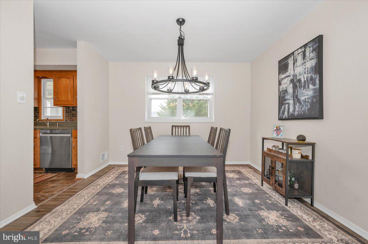 17116 Chiswell Road Poolesville, MD 20837 - Photo 11 of 84 Formal Dining Room
