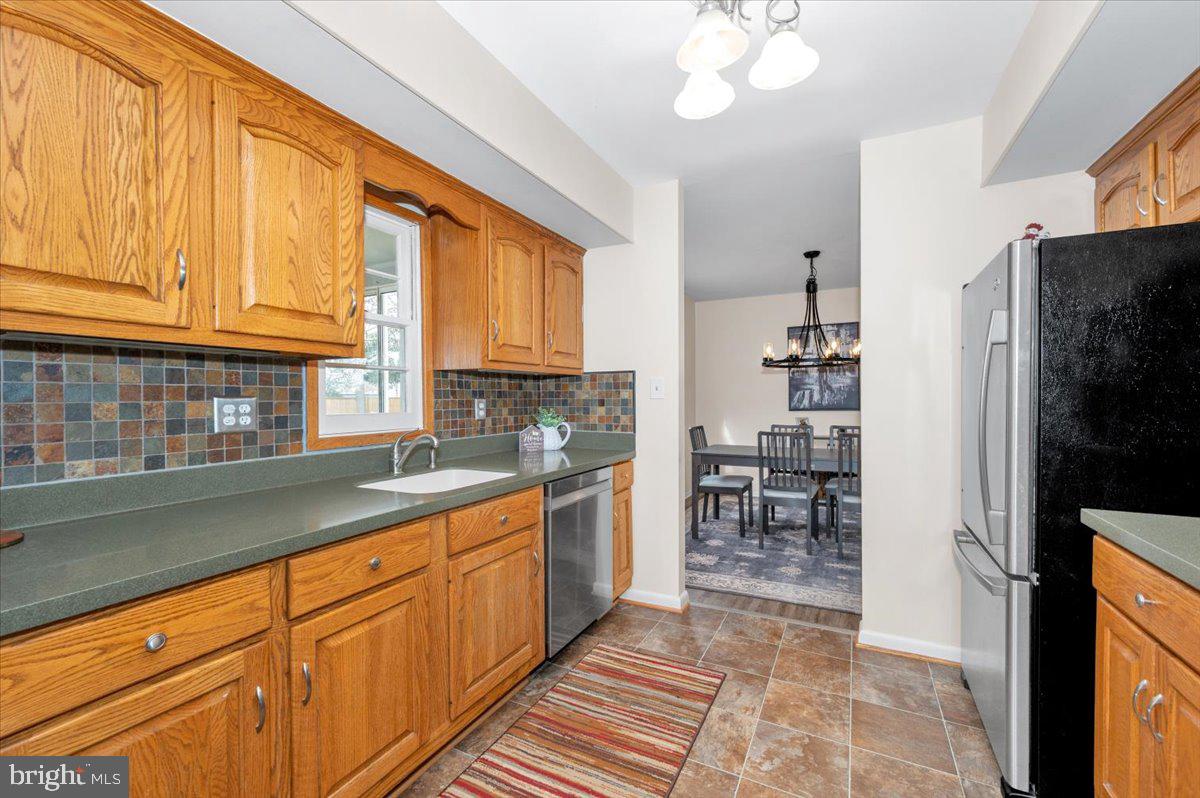 17116 Chiswell Road Poolesville, MD 20837 - Photo 13 of 84 LOOK at the upgraded Kitchen!