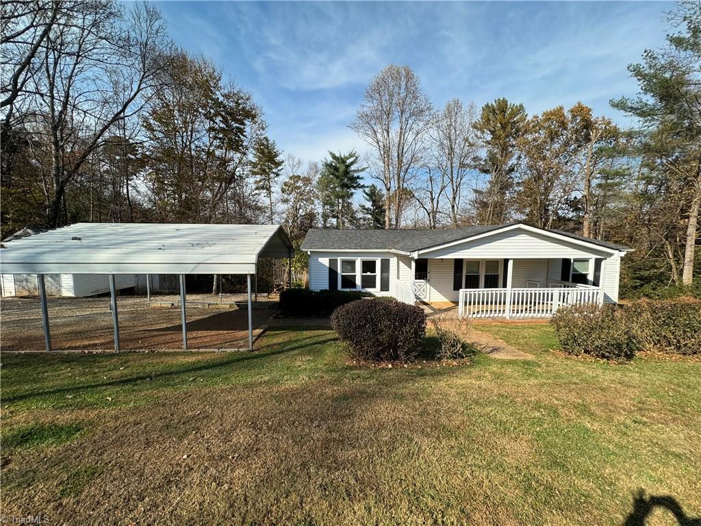 1351 Luffman Road Ronda, NC 28670 - Photo 4 of 32 Gallery Image 4