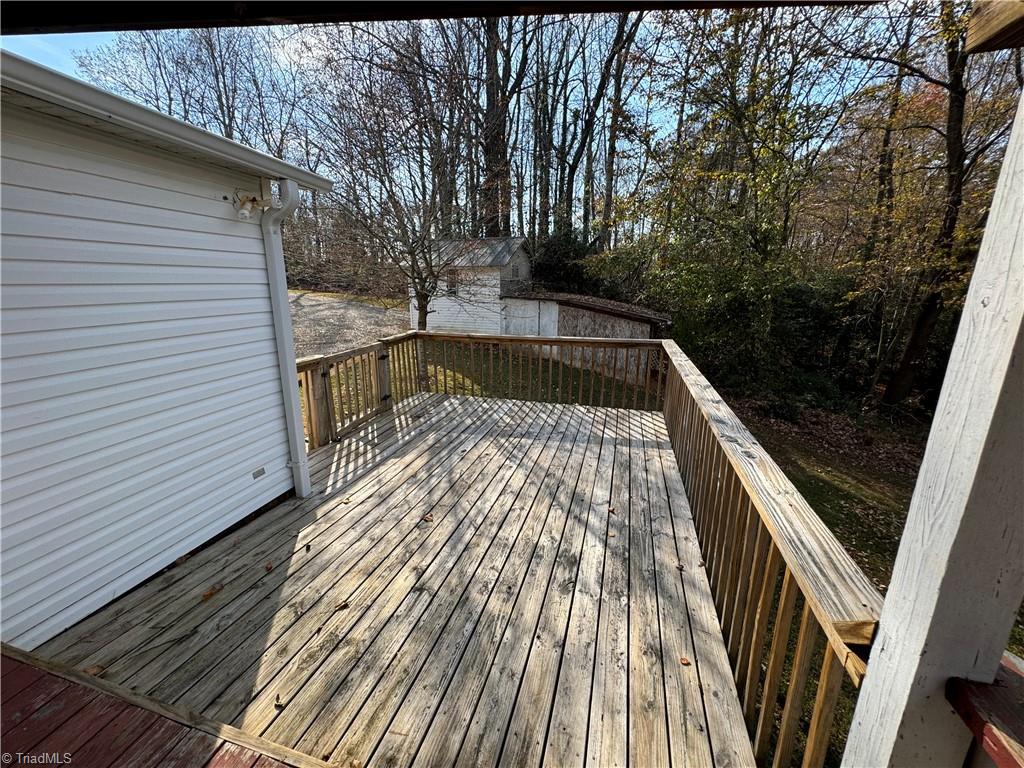 1351 Luffman Road Ronda, NC 28670 - Photo 9 of 32 Gallery Image 9