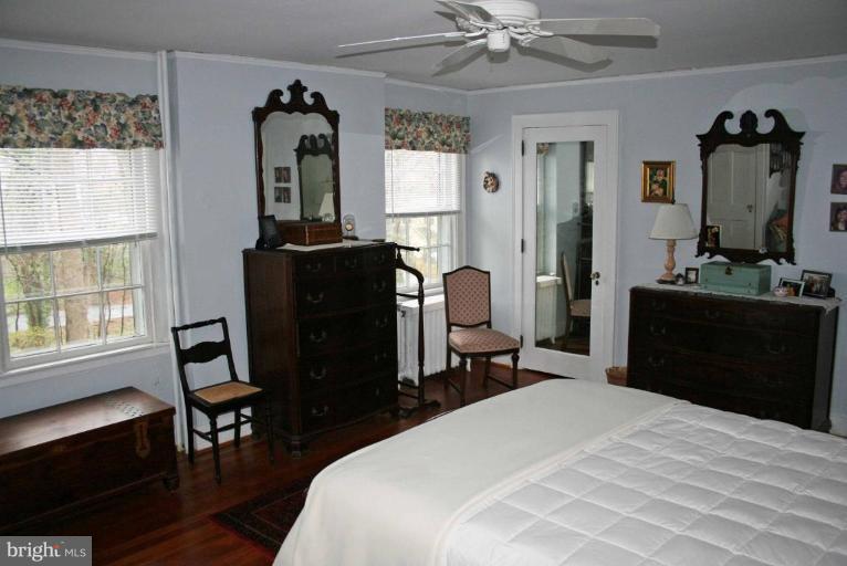 24 Overhill Road Catonsville, MD 21228 - Photo 14 of 23 Master Bedroom