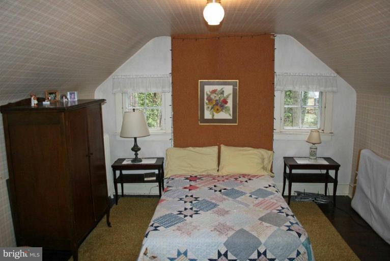 24 Overhill Road Catonsville, MD 21228 - Photo 4 of 23 Bedroom #5