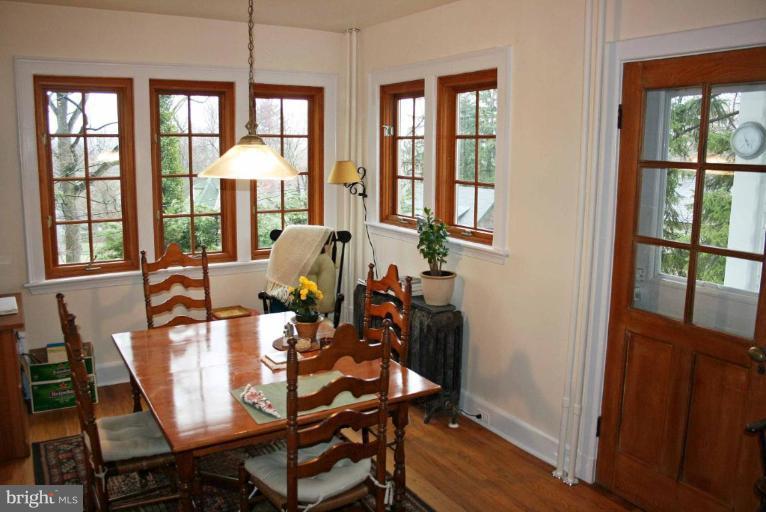 24 Overhill Road Catonsville, MD 21228 - Photo 7 of 23 Breakfast Area
