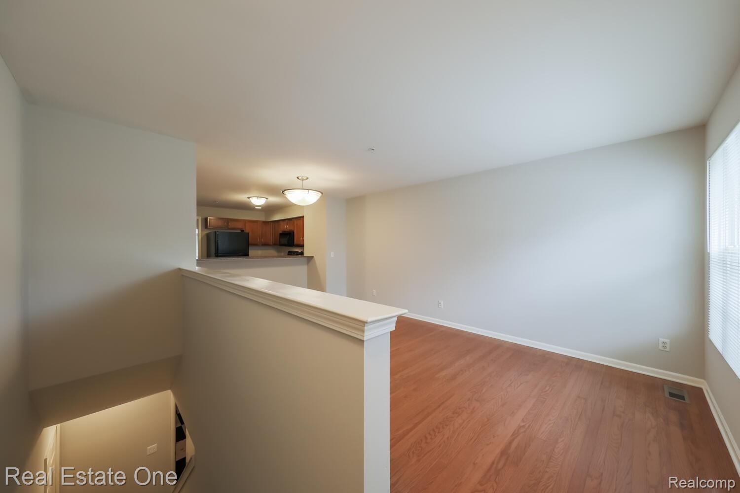 1099 Beaver Run, Unit 76 Troy, MI 48083 - Photo 4 of 28 4-BeaverRun.jpg