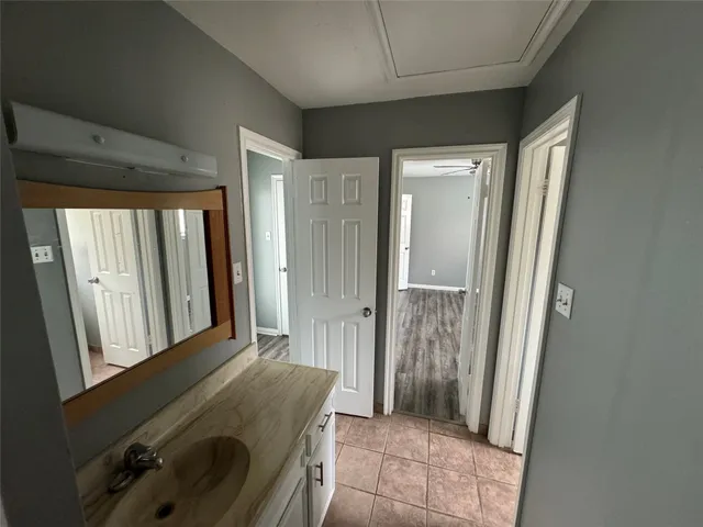 $1,695 | 2923 Ashford Trail, Houston, TX 77082