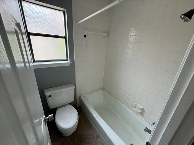 $1,695 | 2923 Ashford Trail, Houston, TX 77082