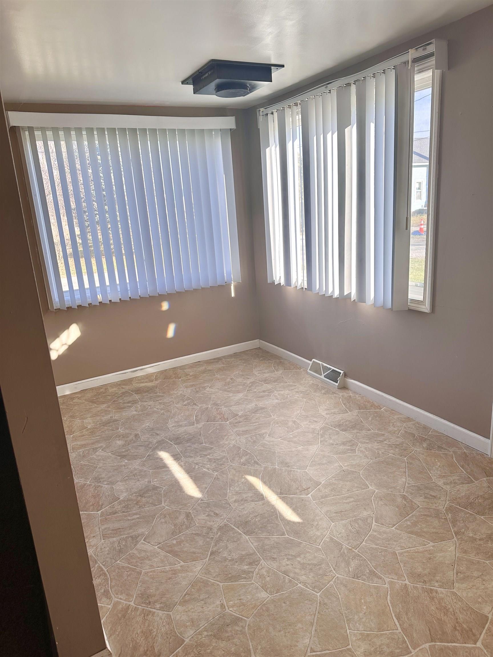 16606 Swank Street Yoder, IN 46798 - Photo 5 of 28