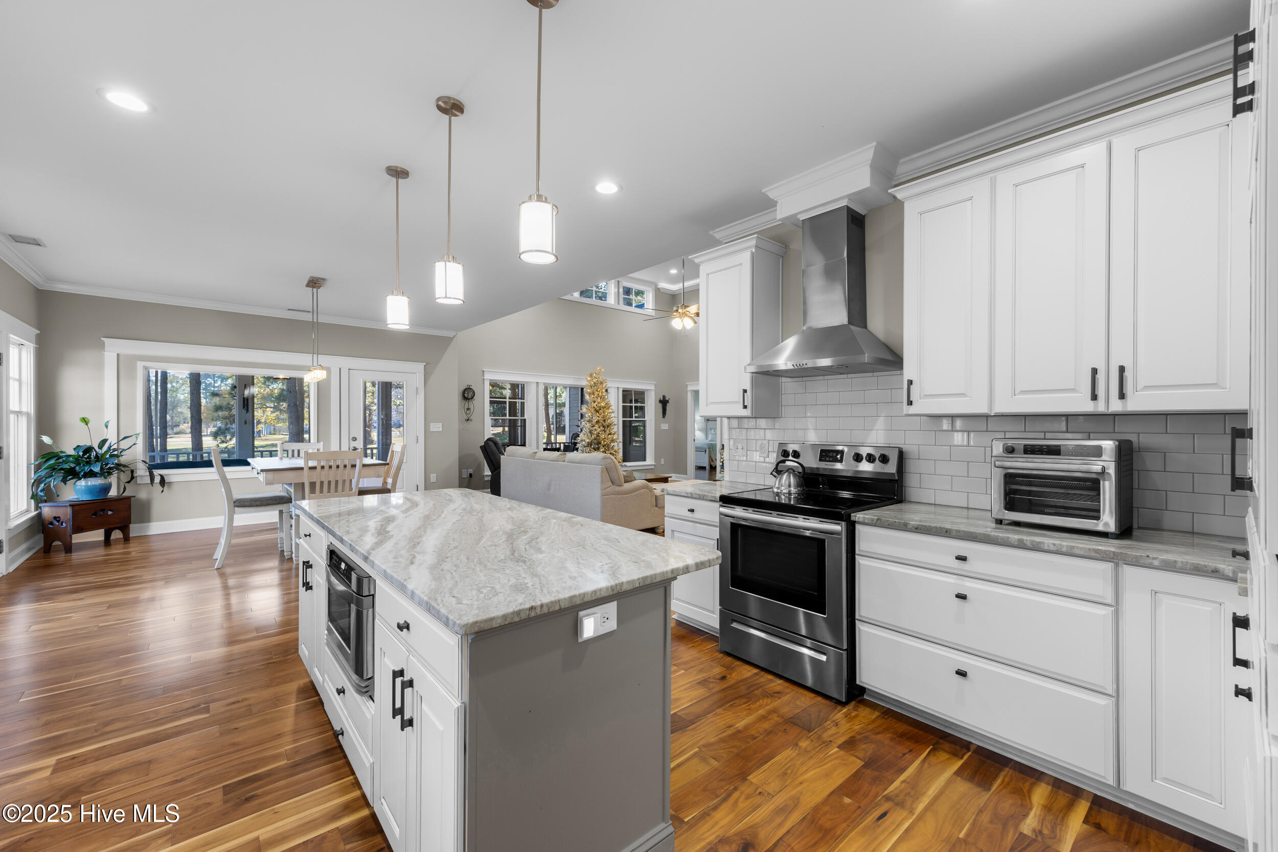 244 Red Fox Run Drive Wallace, NC 28466 - Photo 20 of 64 24_kitchen