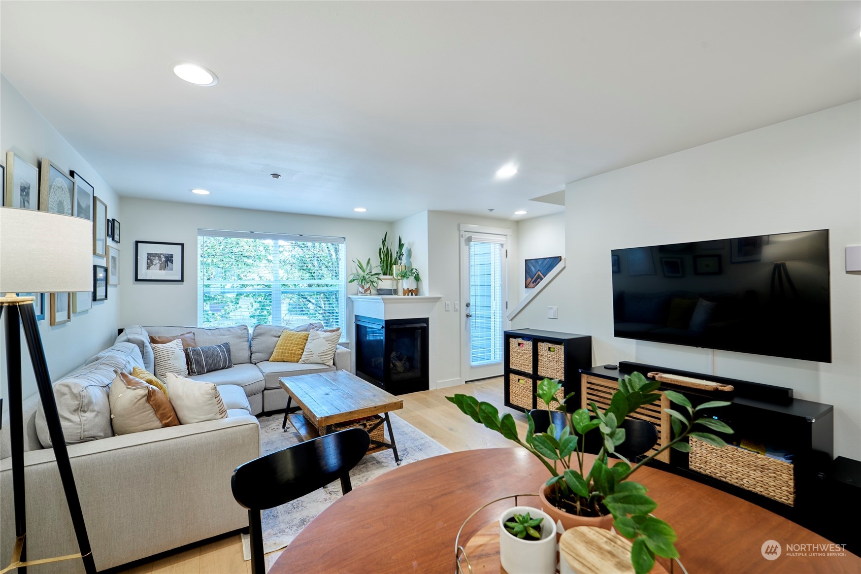 438 Northeast Maple Leaf Place, Unit B Seattle, WA 98115 - Photo 11 of 35