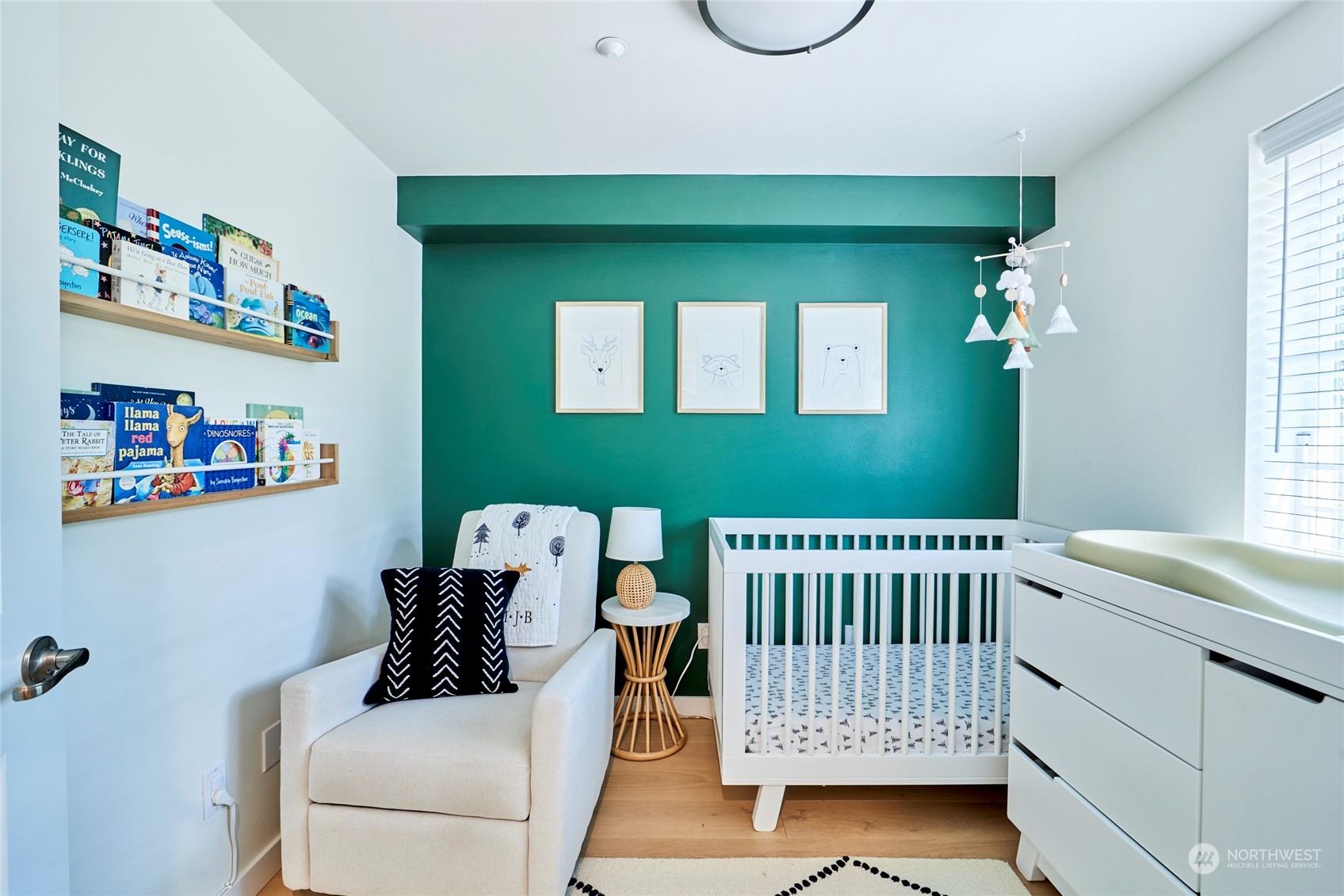 438 Northeast Maple Leaf Place, Unit B Seattle, WA 98115 - Photo 17 of 35