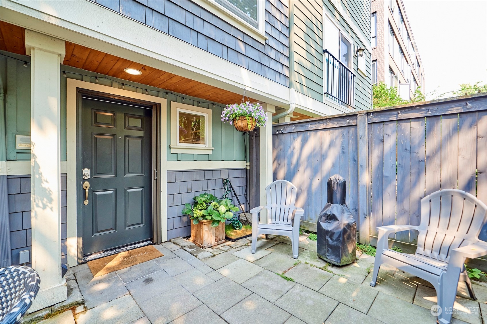 438 Northeast Maple Leaf Place, Unit B Seattle, WA 98115 - Photo 2 of 35