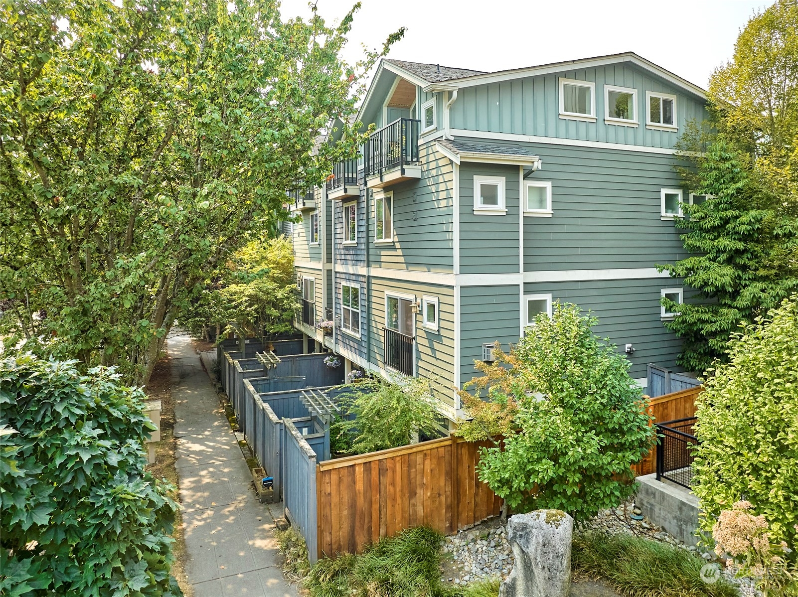 438 Northeast Maple Leaf Place, Unit B Seattle, WA 98115 - Photo 26 of 35