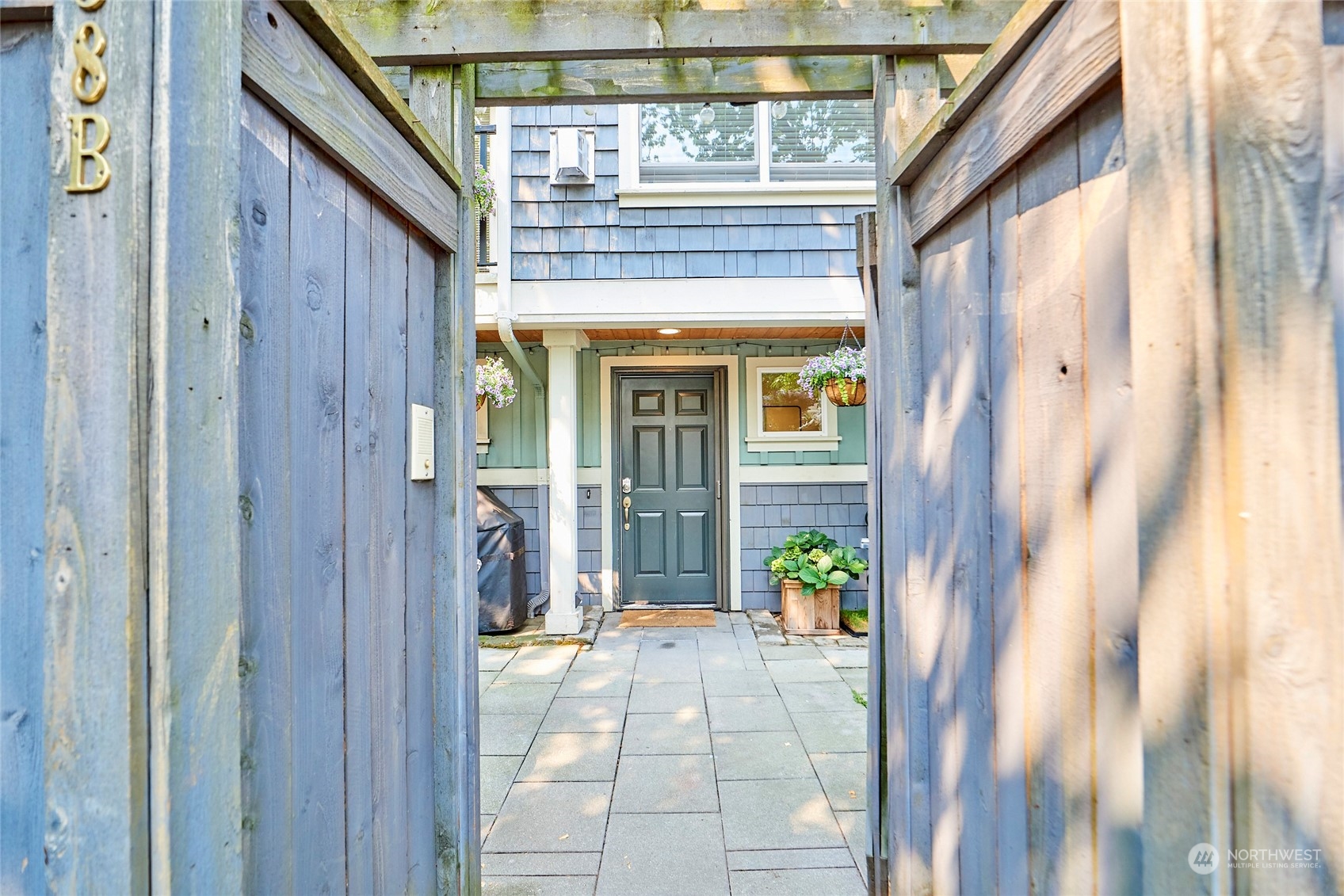 438 Northeast Maple Leaf Place, Unit B Seattle, WA 98115 - Photo 27 of 35