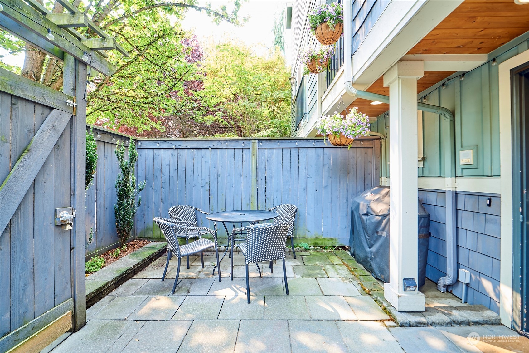 438 Northeast Maple Leaf Place, Unit B Seattle, WA 98115 - Photo 29 of 35