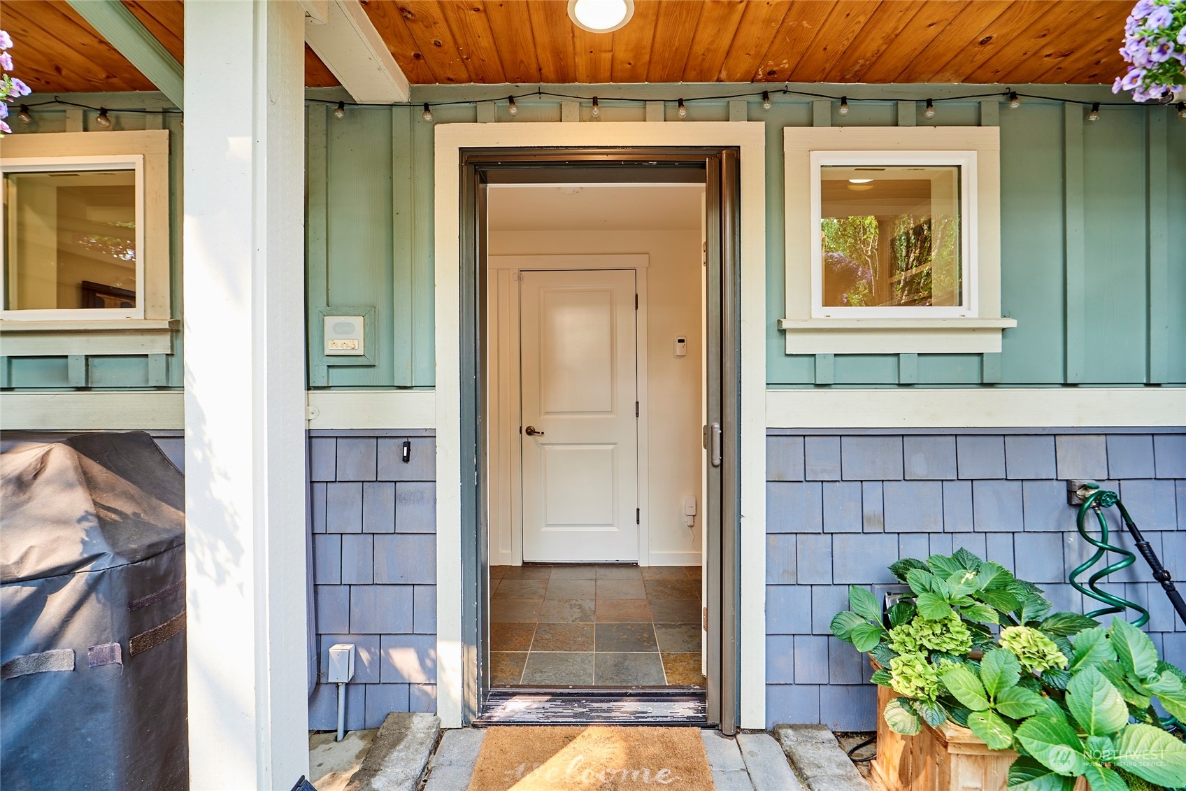 438 Northeast Maple Leaf Place, Unit B Seattle, WA 98115 - Photo 30 of 35