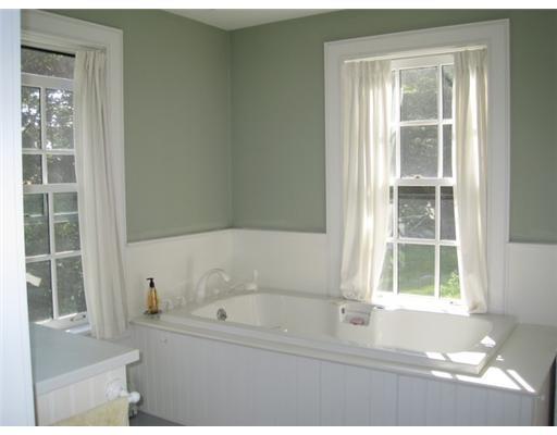 64 Middle Road South Bristol, ME 04568 - Photo 16 of 25 Bathroom.