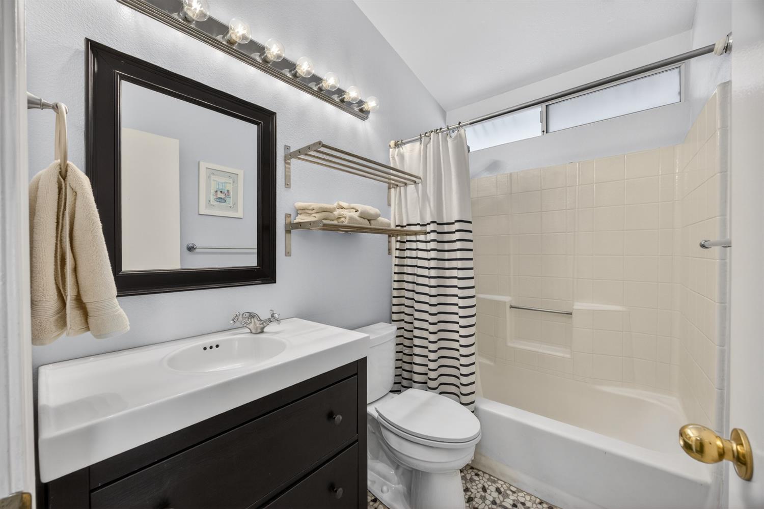 211 Berry Oak Court Rio Linda, CA 95673 - Photo 39 of 58