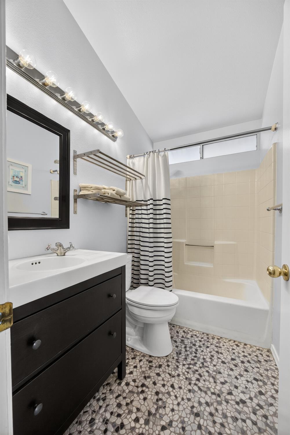 211 Berry Oak Court Rio Linda, CA 95673 - Photo 41 of 58