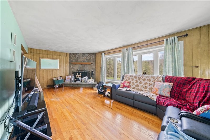 2405 Glenwood Road Vestal, NY 13850 - Photo 13 of 38