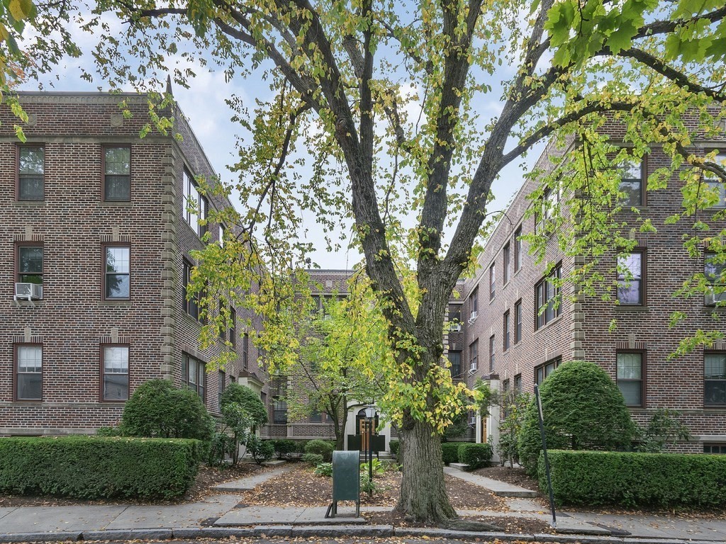 31 Winslow Road, Unit 6 Brookline, MA 02446 - Photo 16 of 18 a view of a building