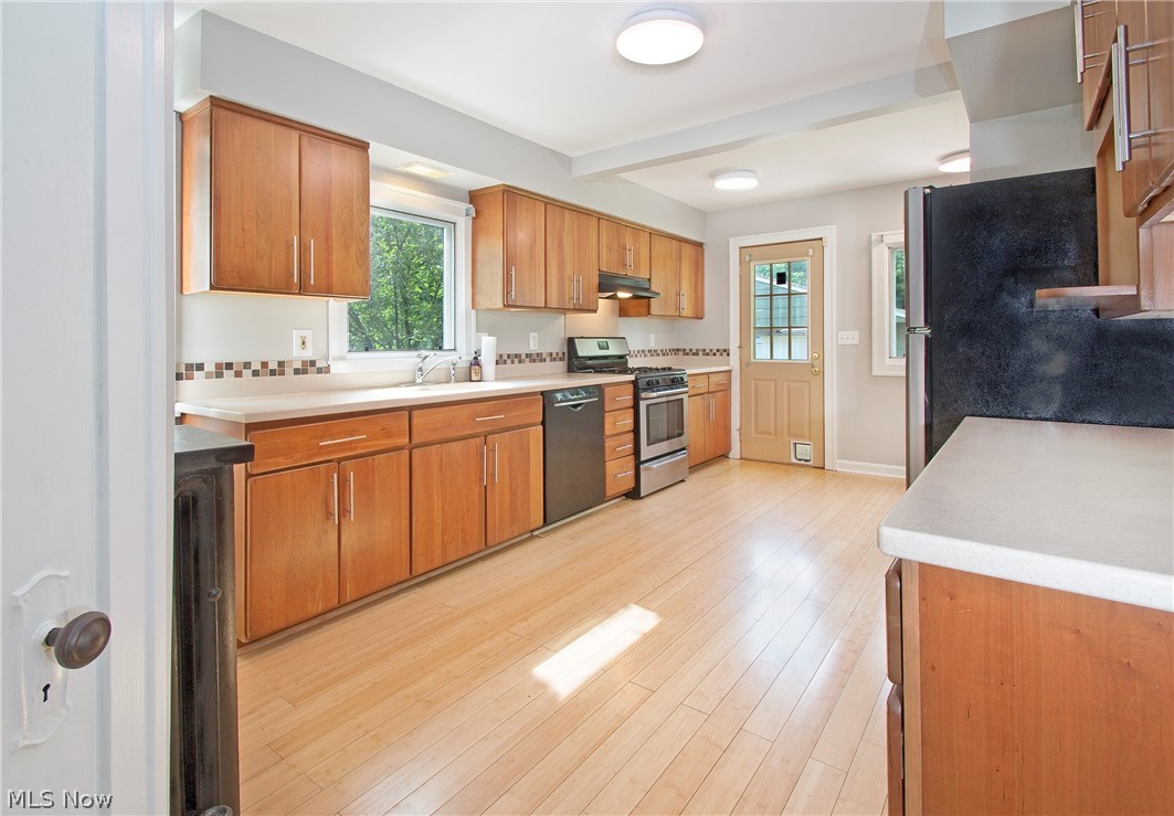 3024 Yorkshire Road Cleveland, OH 44118 - Photo 12 of 31 Gallery Image 12