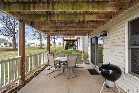 $400,000 | 160 Dornoch Drive, St. Charles, MO 63301