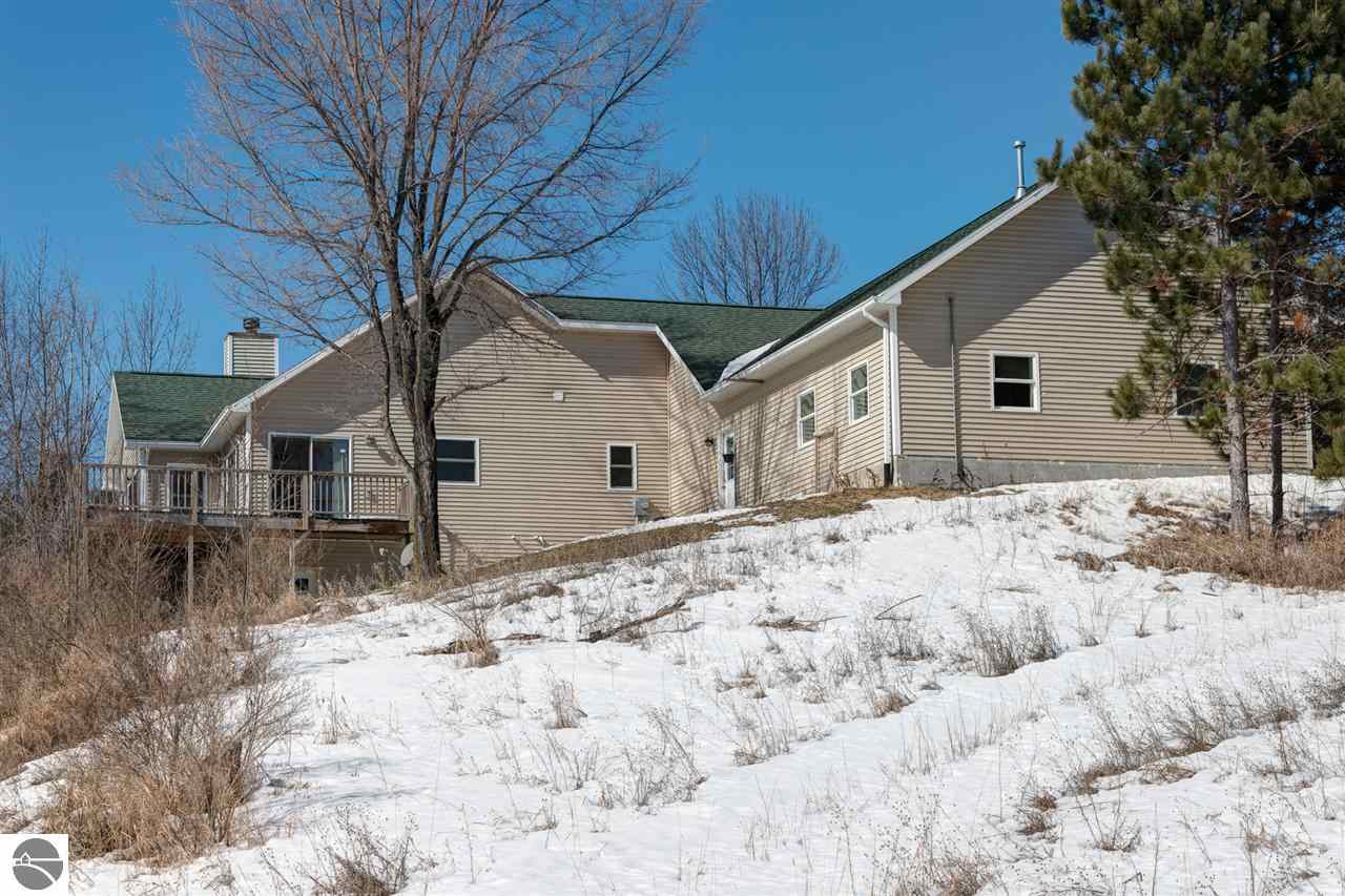 8104 Bennett Road Williamsburg, MI 49690 - Photo 54 of 70 1795315-53.JPG