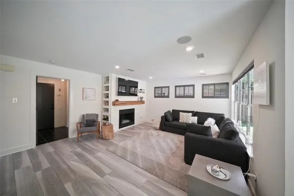 $5,350 | 31 Purple Martin Place, The Woodlands, TX 77381