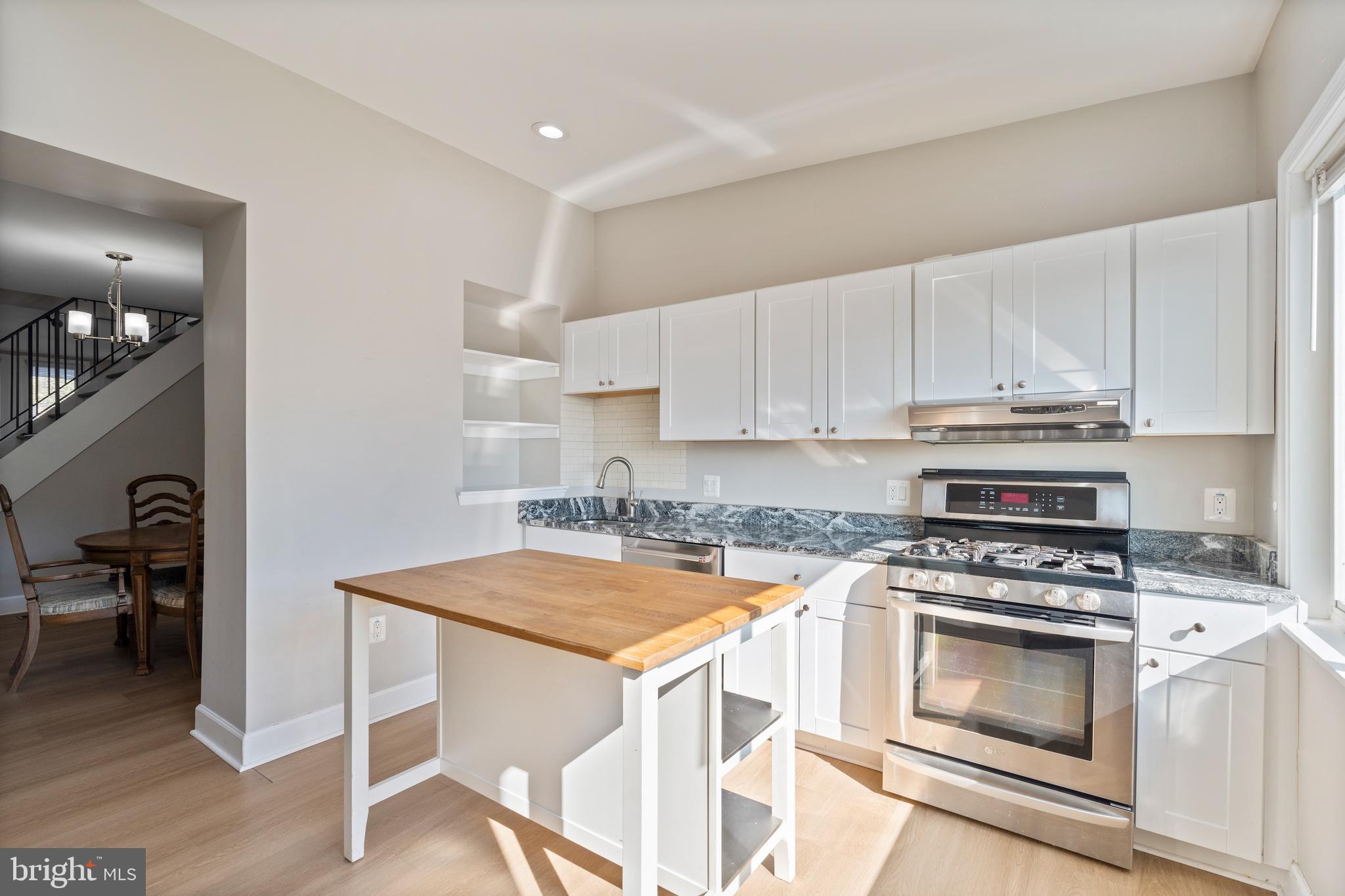 3819 Roland Avenue Baltimore, MD 21211 - Photo 4 of 55