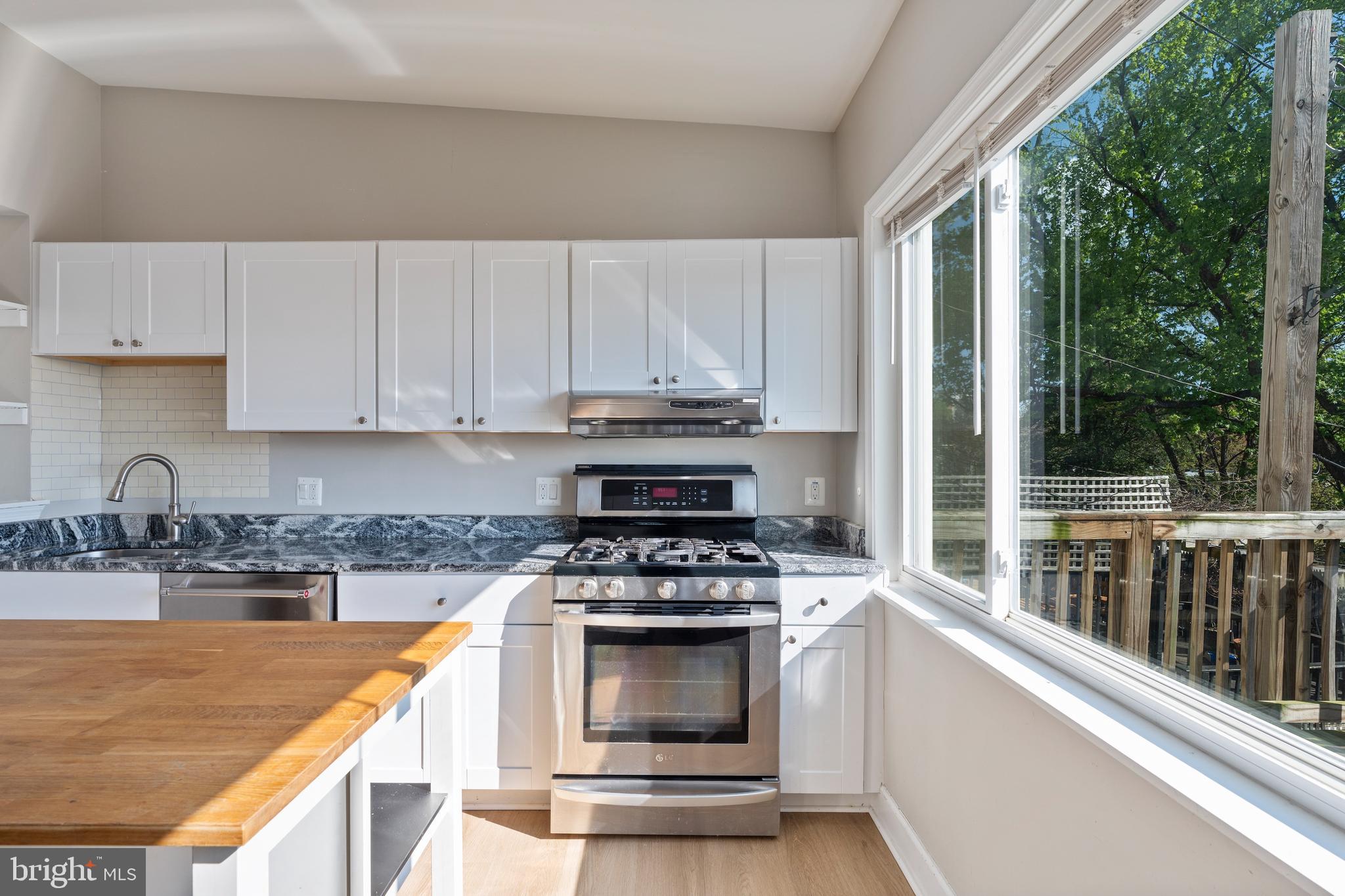 3819 Roland Avenue Baltimore, MD 21211 - Photo 7 of 55