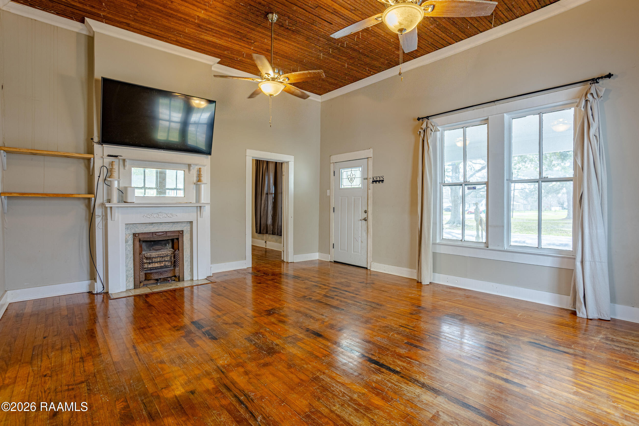 427 East 10th Street Crowley, LA 70526 - Photo 9 of 24 427 e 10th-12