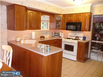 60 Plumstead Road Sewell, NJ 08080 - Photo 9 of 12 Kitchen