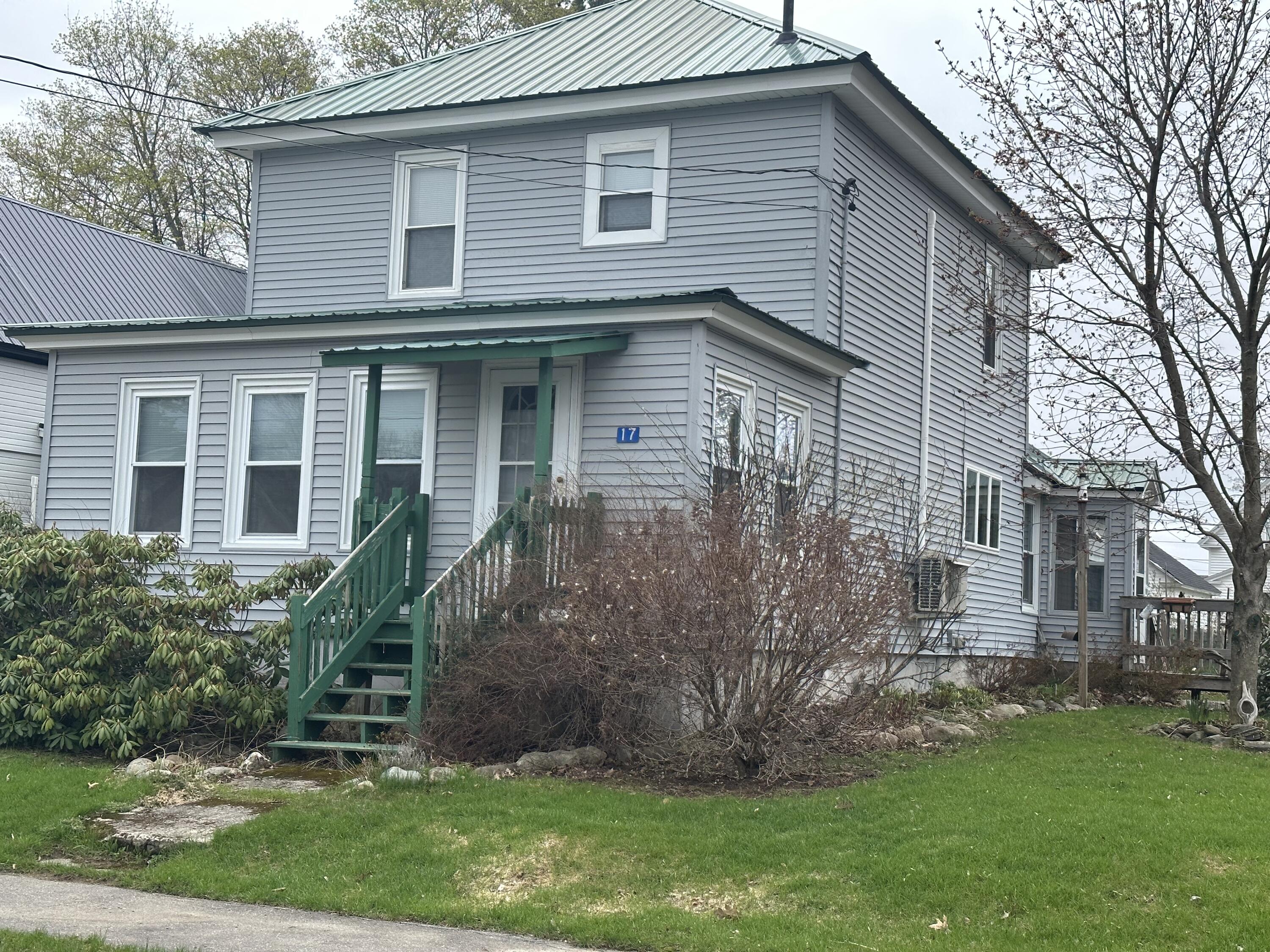 17 Pine Street East Millinocket, ME 04430 - Photo 5 of 38 BC4E37A4-494E-450F-9C6A-81E9491D25B5