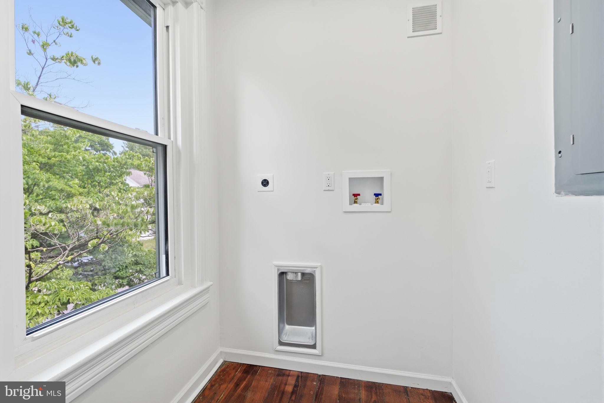 124 Cedar Road Riegelsville, PA 18077 - Photo 35 of 50 Bright corner nook with serene views.